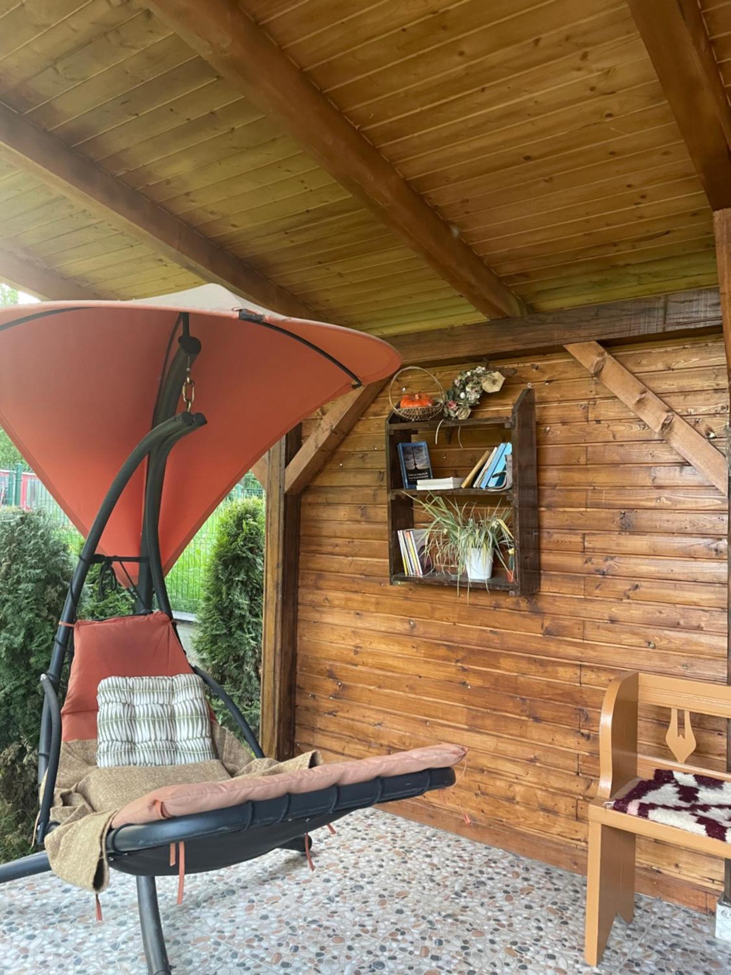 Pensiunea Casa Godja Văleni Exteriör bild
